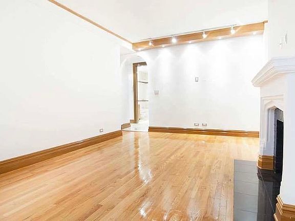 3rd image of 140 W 58th St Floor 10