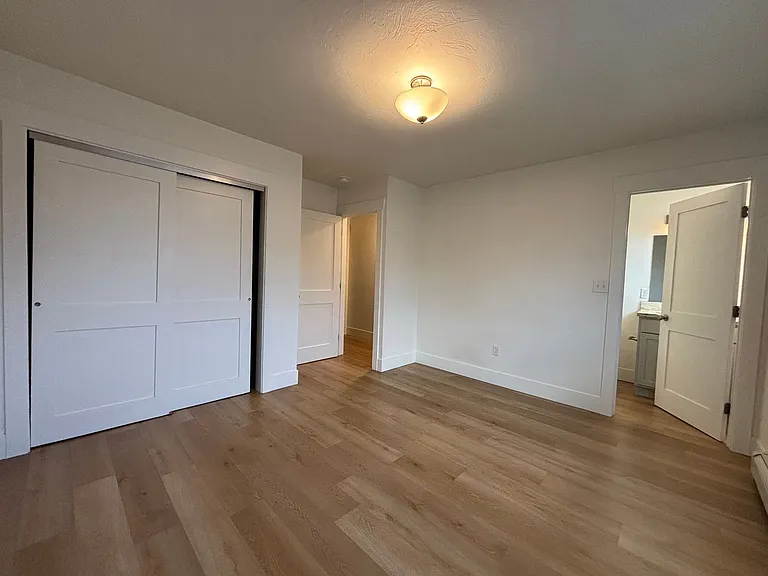 501 S 19th Ave — Photo 6