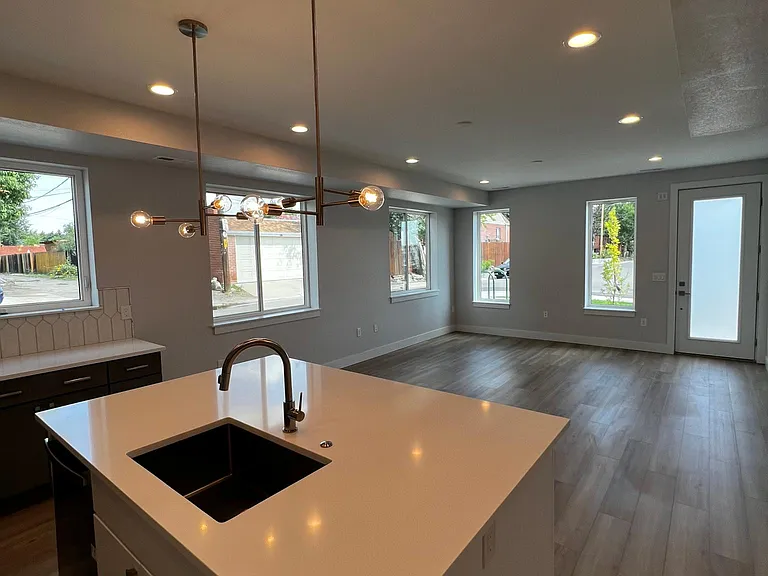 1295 N Utica St — Photo 6