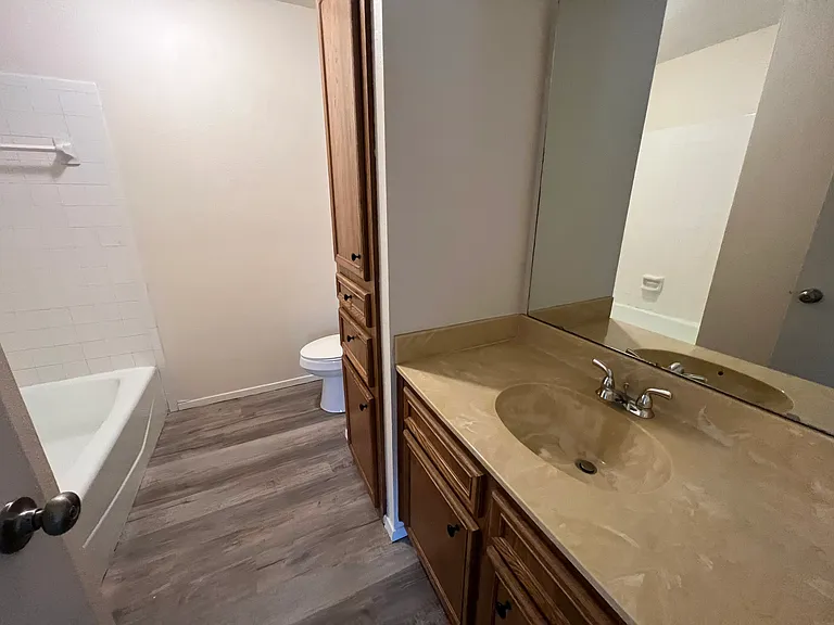 8001 Weehunt Ct — Photo 5