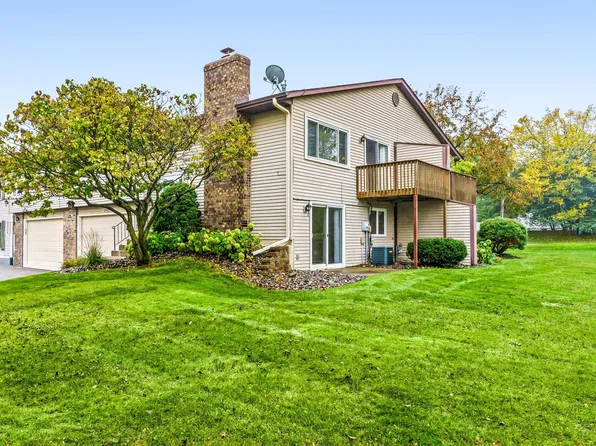 10394 Balsam Ln, Eden Prairie, MN 55347