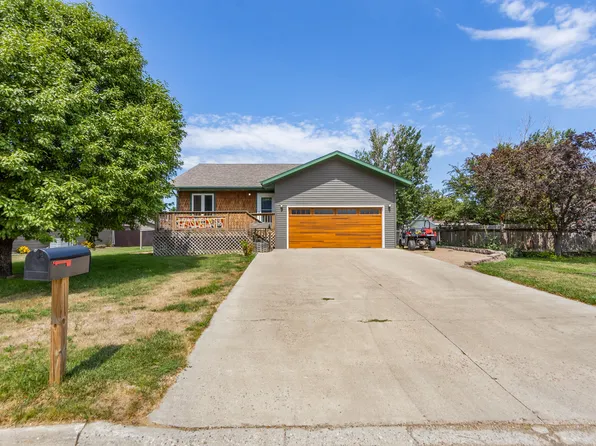 25 4th St SE, Warner, SD 57479