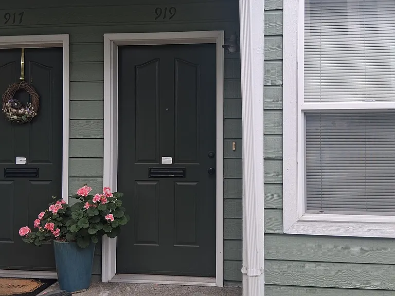 919 N J St #919 — Photo 2