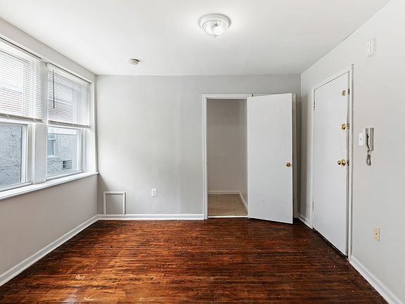 4th image of 3412 Spring Garden St APT B32