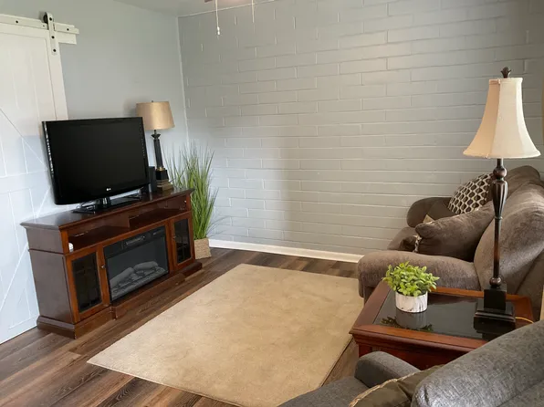 110 E Franklin Ave APT 7, Brownsburg, IN 46112