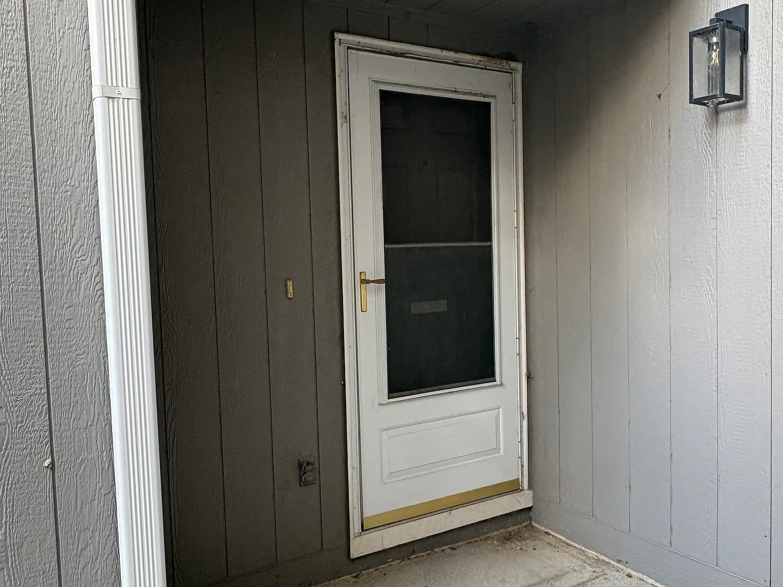 3 bed, 2.5 bath, 1945 sqft, $2,100 — Photo 2