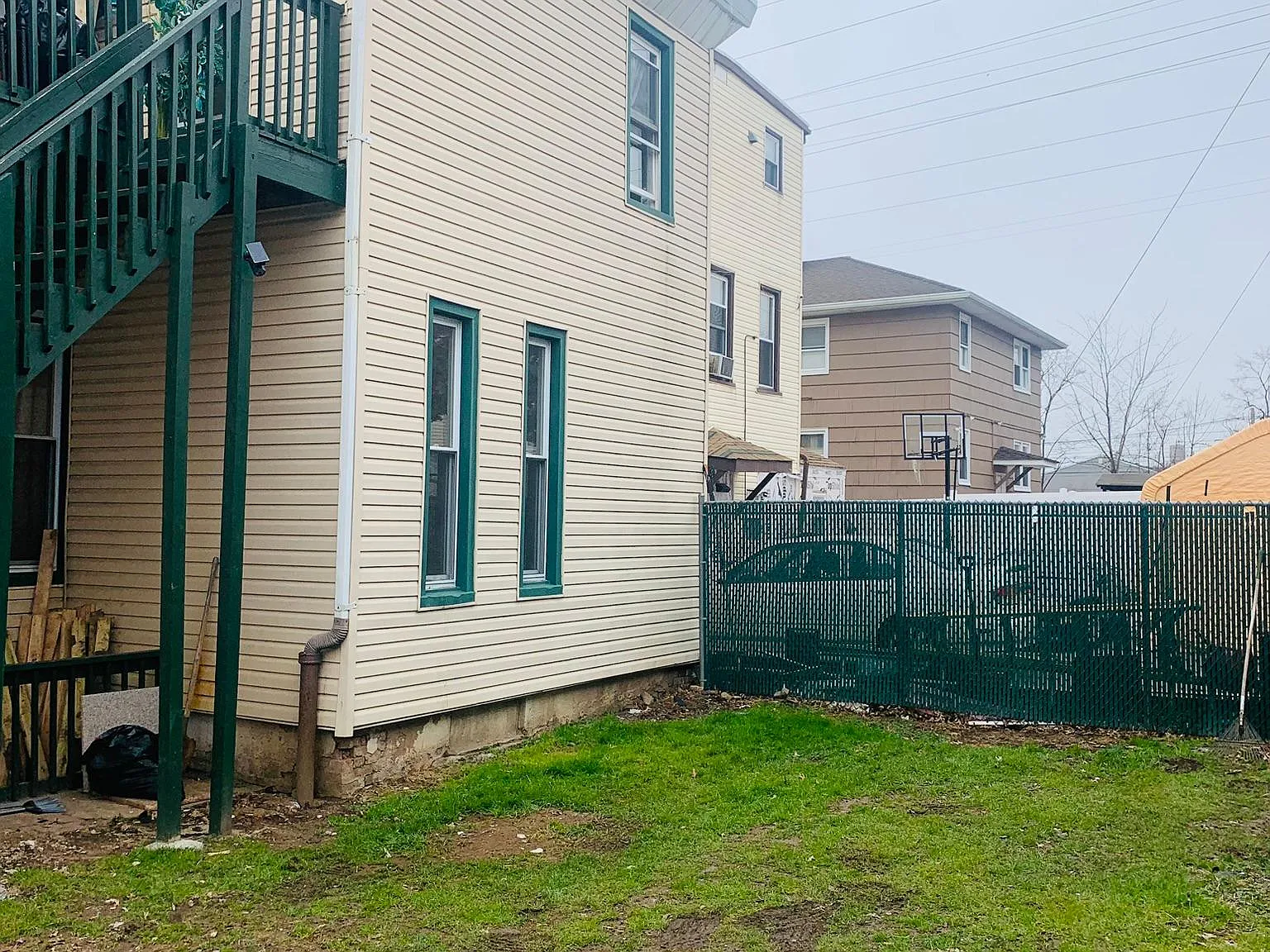 1143 Louisa St — Photo 3