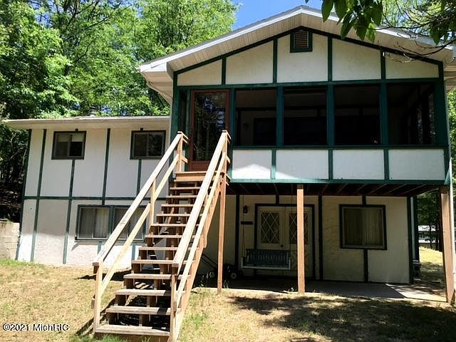 1st image of 9325 Golf Port Dr