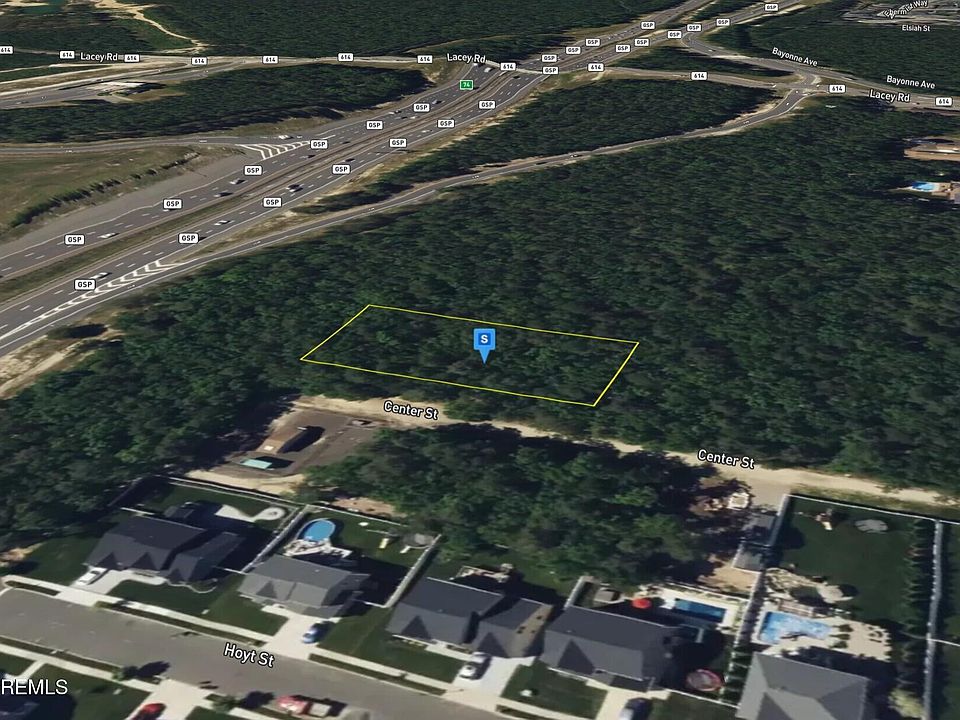 2nd image of 1040 Center Street