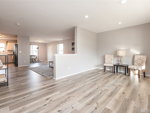 4th image of 14904 95th Ave E