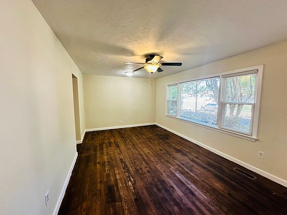 4th image of 5933 Brinda Ave