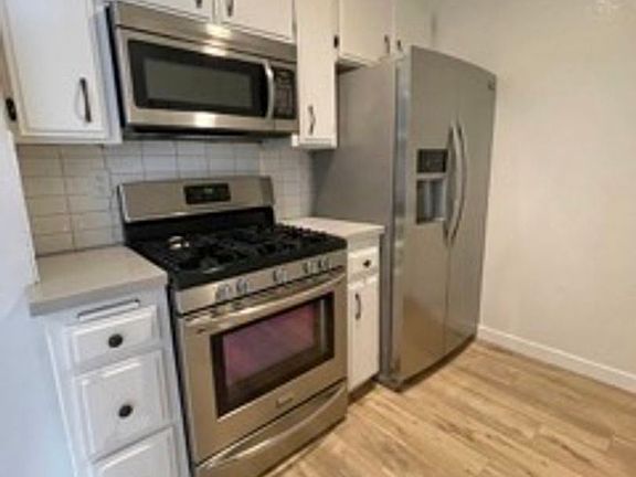 2nd image of 1823 Holmby Ave APT 204