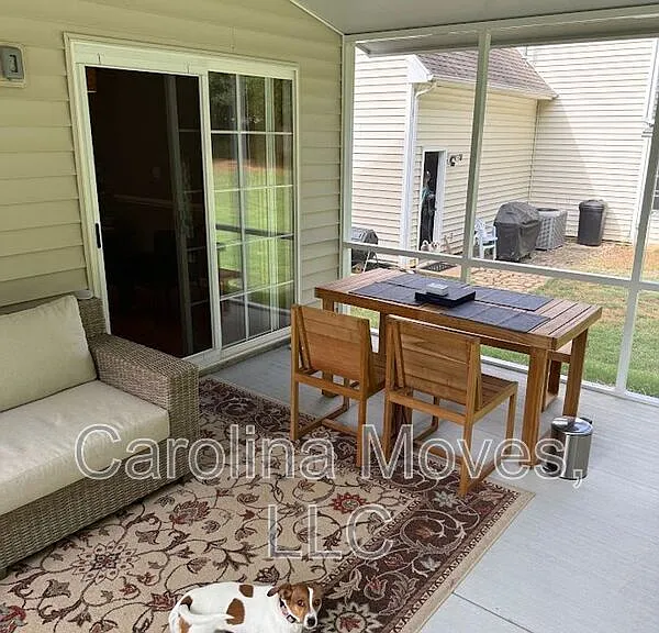 510 Grafton Ct — Photo 14