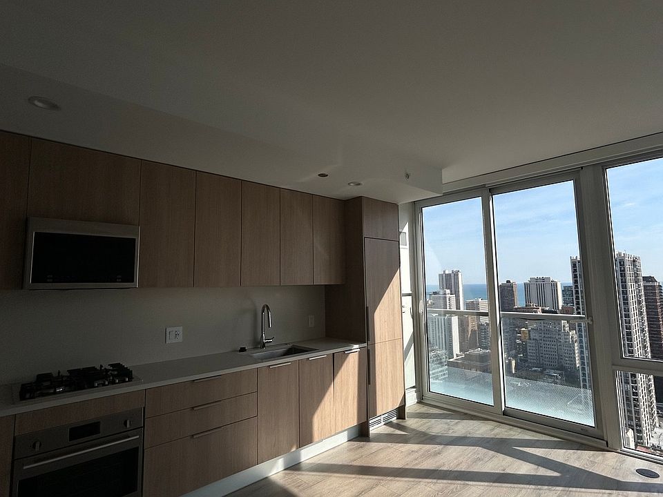 1st image of 211 W Hill St