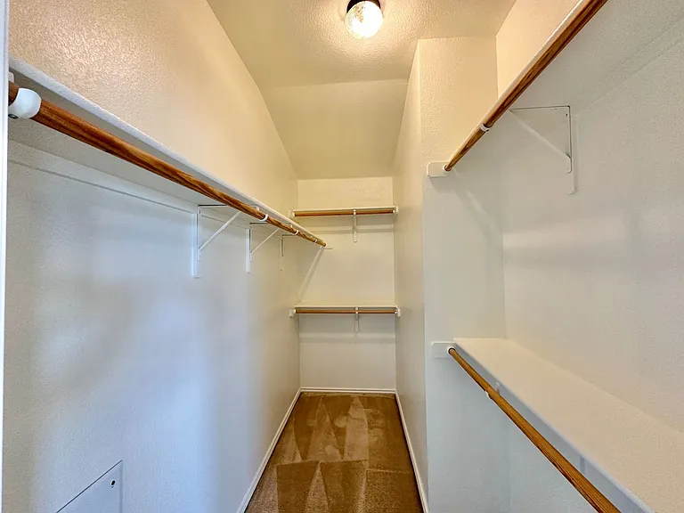 1806 Lobrecht Ct — Photo 26