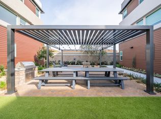 637 S Lyon St, Santa Ana, CA 92705