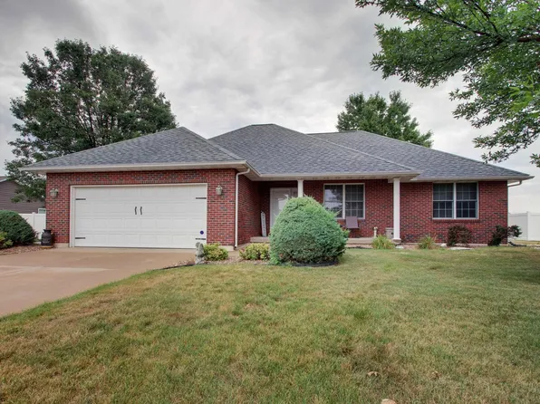 2516 Drake Dr, Quincy, IL 62305