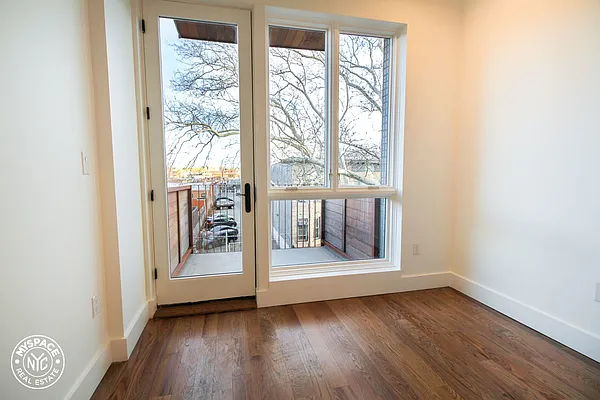 Rented by MySpaceNYC | media 61