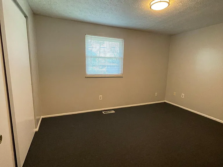 859 Moon Rd #PET FRIENDLY — Photo 15