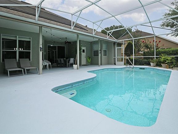4th image of 761 S Lake Claire Cir