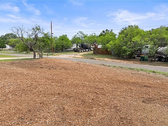 3rd image of 336 E Stonecastle Dr