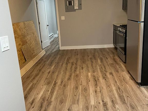 2nd image of 805 Summer Ave #101