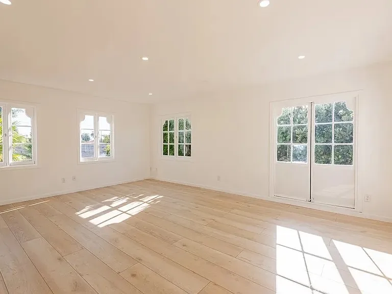 710 Adelaide Pl — Photo 21