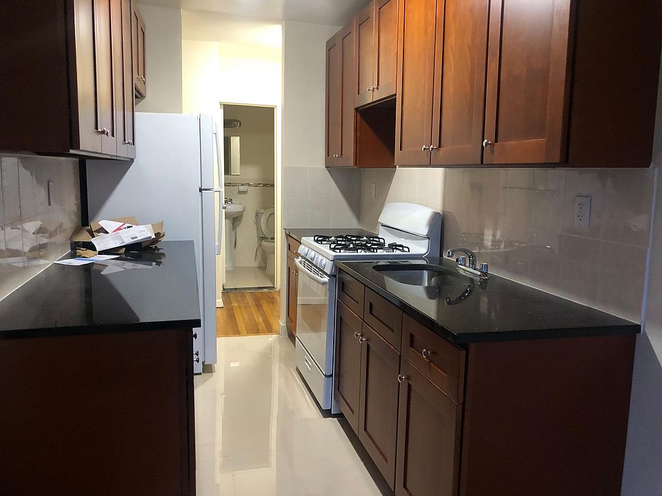 1st image of 15010 79th Ave APT 5H