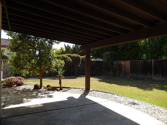 3rd image of 3165 Salem Dr