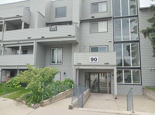 90 S Glamis Dr SW #4172, Calgary, AB T3E6T8