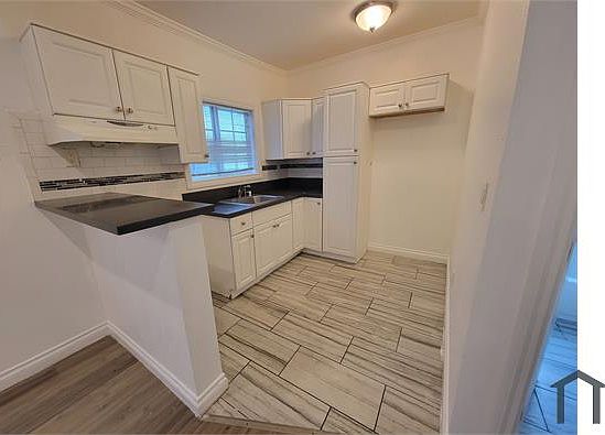 2nd image of 5616 Lexington Ave APT 300