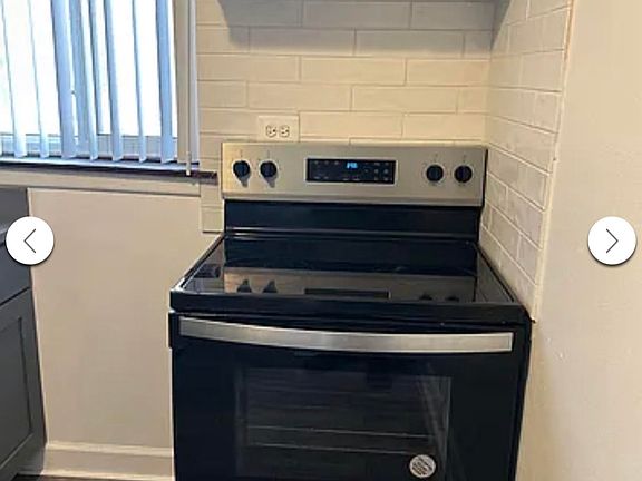 3rd image of 3825-210 N Pine Grove Ave