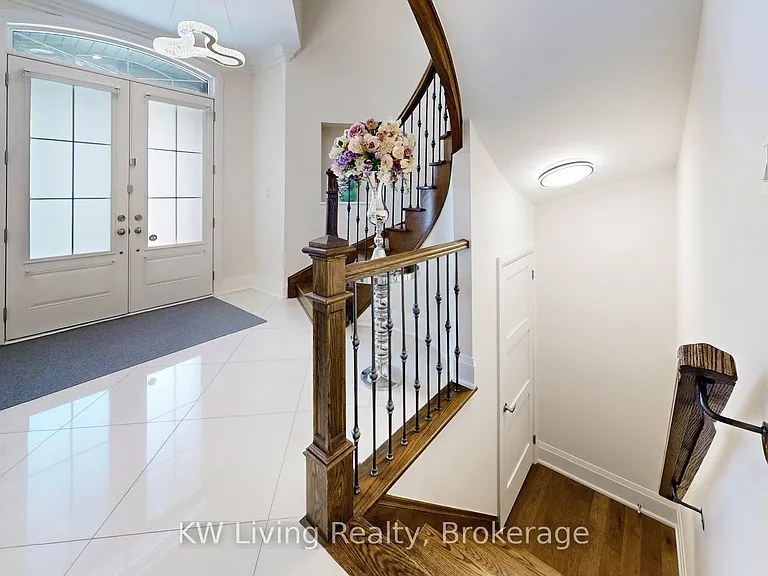 92 Giardina Cres — Photo 44