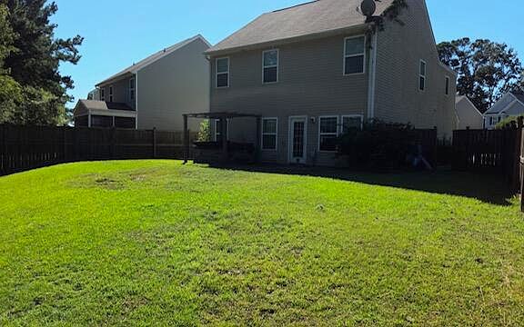 2nd image of 440 Rockville Rd