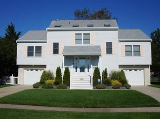 205 Naples Ave, Egg Harbor Township, NJ 08232