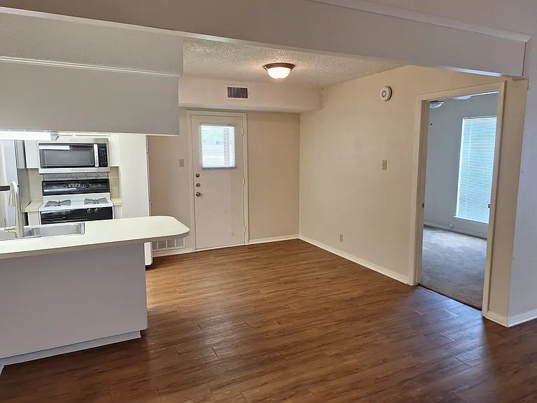 8207 Hood Cir #B — Photo 16