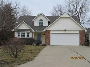 722 SE Claremont Cir, Lees Summit, MO 64063