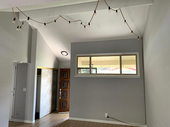 3rd image of 10922 Sweet Oak St
