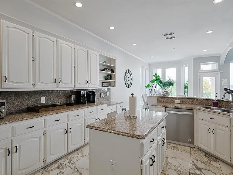 4710 Scenic Dr — Photo 13