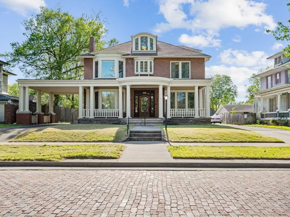 517 4th St, Boonville, MO 65233