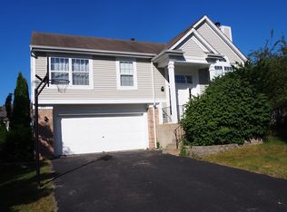 289 Arlington Ln, Grayslake, IL