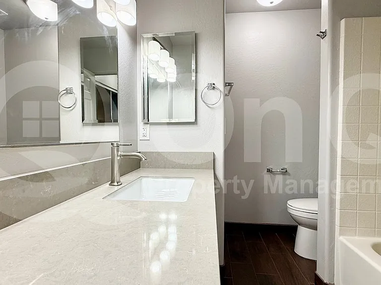 1414 E Grovers Ave #5 — Photo 4