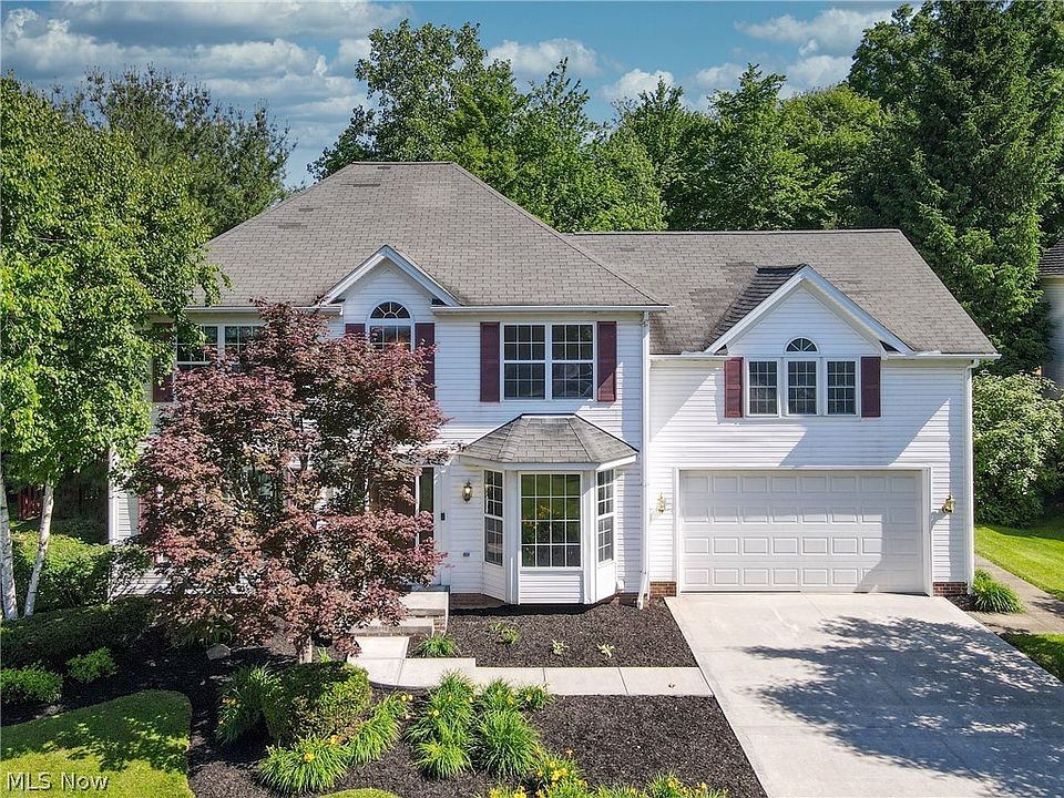 1st image of 1055 Longwood Dr