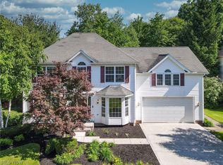 1055 Longwood Dr, Macedonia, OH 44056