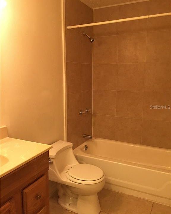 2nd image of 1990 SE 40th Street Rd APT B