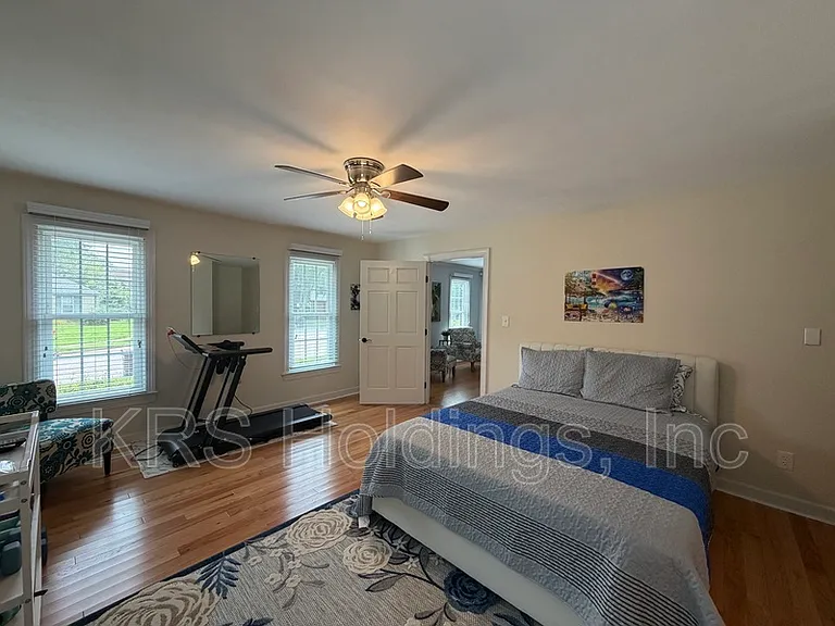 1520 Woodside Ct N — Photo 11