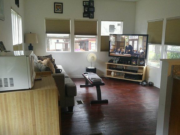 Spacious living room