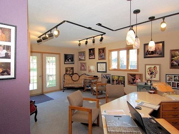 3rd image of 307 W Paradise Dr