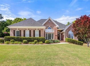 1126 Maple Creek Rdg, Loganville, GA 30052