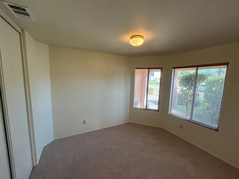 1453 Woodmere Rd — Photo 5